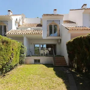 marbella-luxury-close-to-the-beach-pool-wifi.es-andalucia.com/